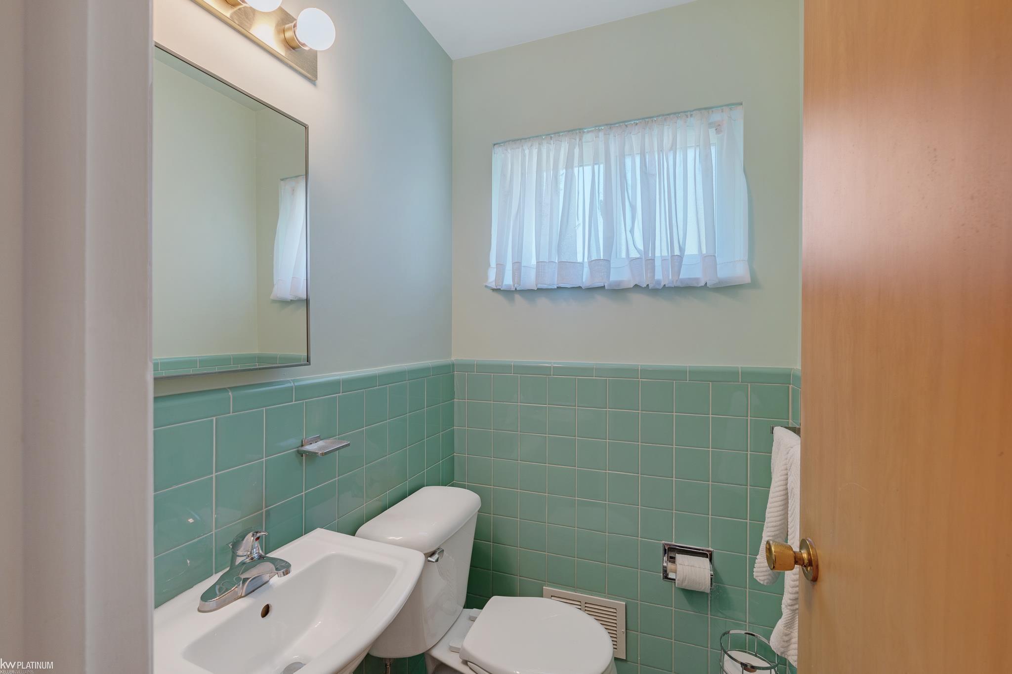 29345 Ridgefield Avenue Warren, MI 48088 - Photo 21 of 31