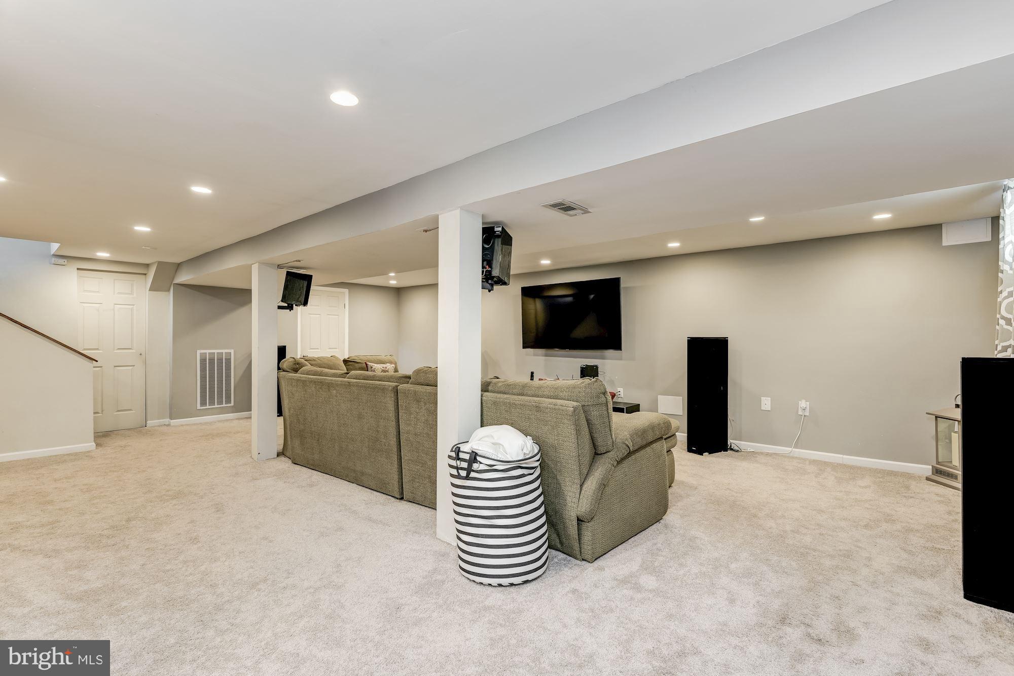 5653 Calyn Road Baltimore, MD 21228 - Photo 20 of 30 Family Room