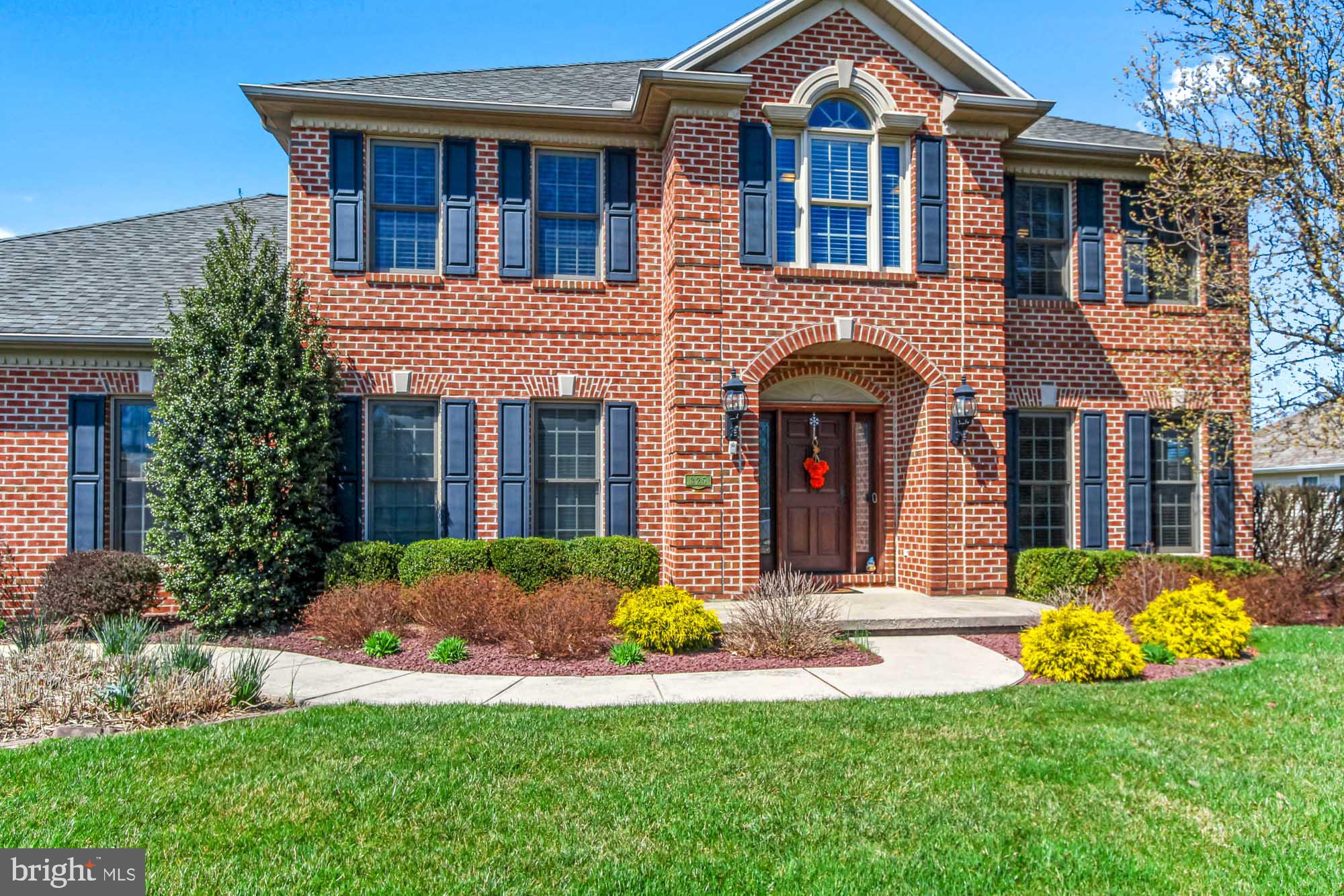 325 Dew Drop Road York, PA 17402 - Photo 2 of 38