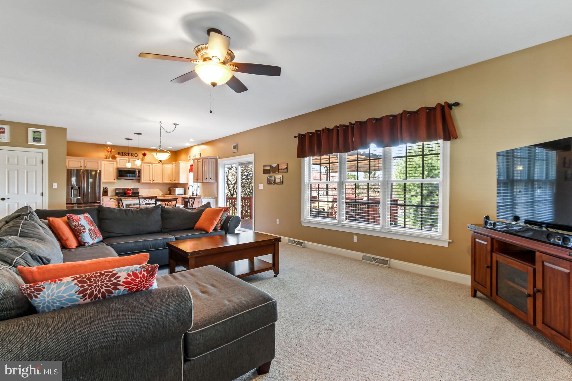 325 Dew Drop Road York, PA 17402 - Photo 10 of 38