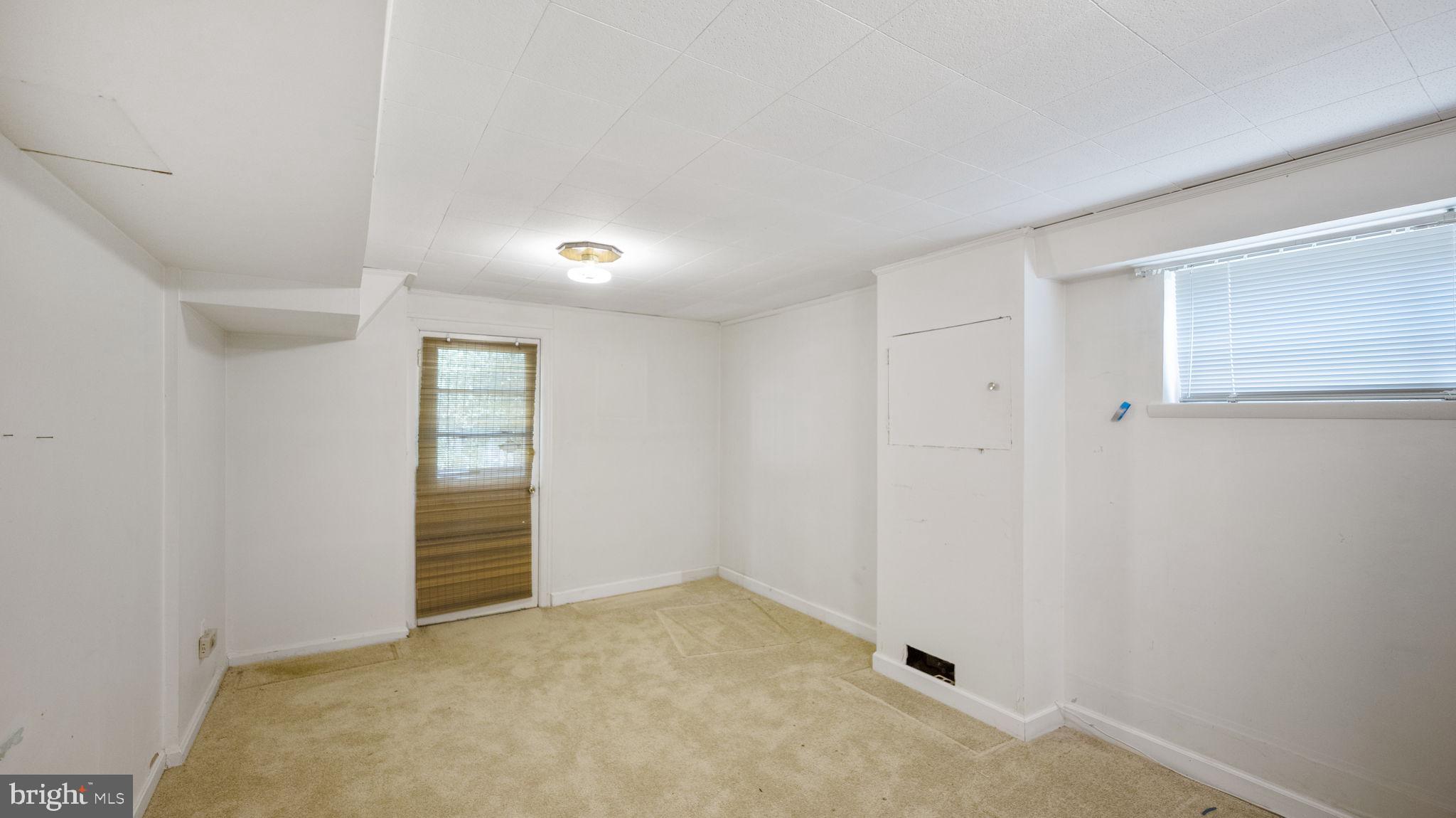 911 Hyde Road Silver Spring, MD 20902 - Photo 18 of 26 Additional bedroom