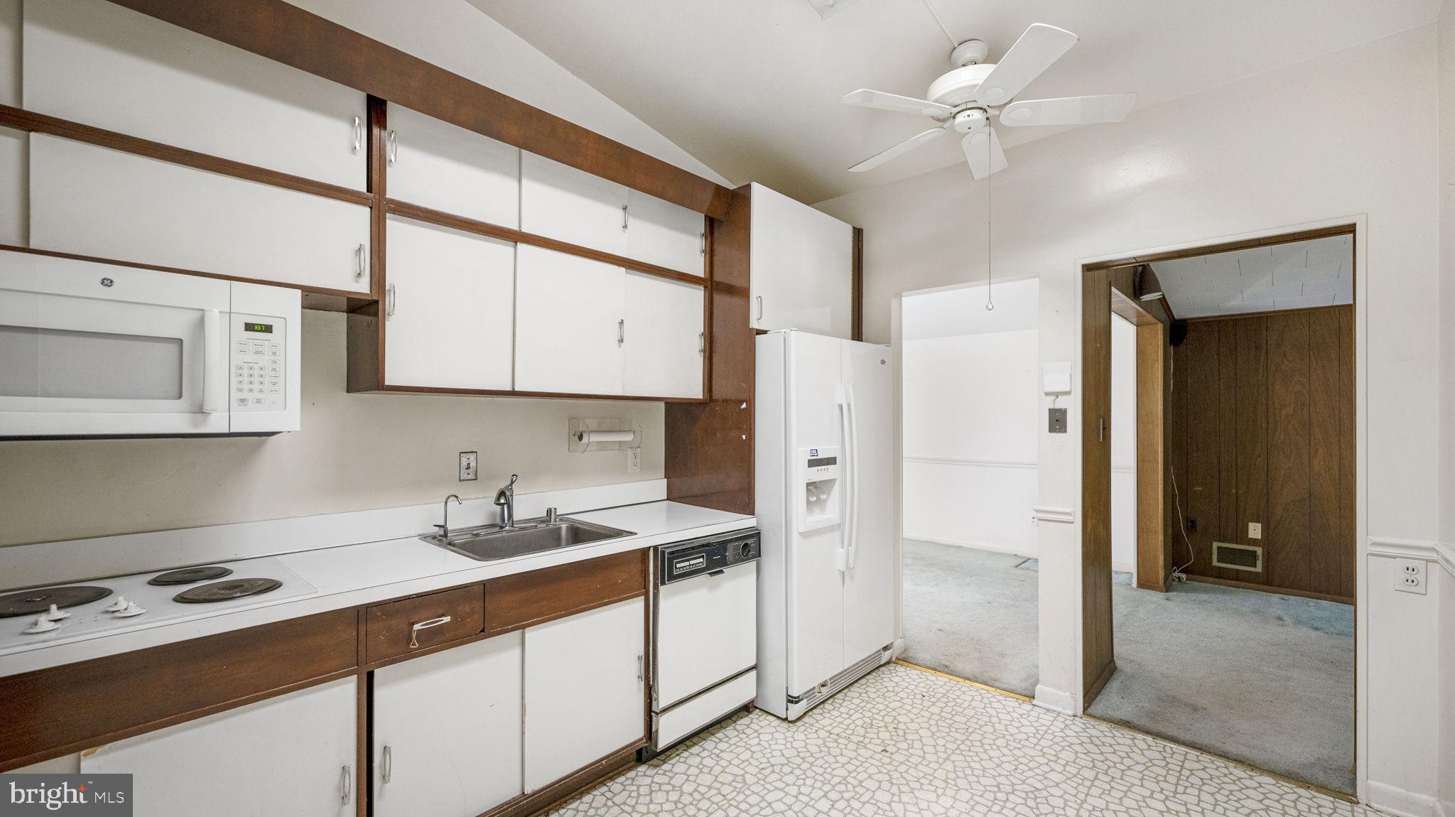 911 Hyde Road Silver Spring, MD 20902 - Photo 8 of 26 Kitchen