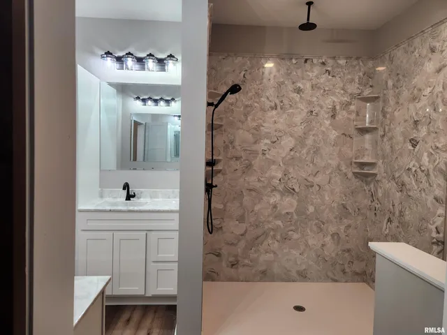 $475,000 | 14063 North Link Lane, Mount Vernon, IL 62864