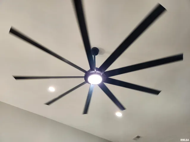 $475,000 | 14063 North Link Lane, Mount Vernon, IL 62864