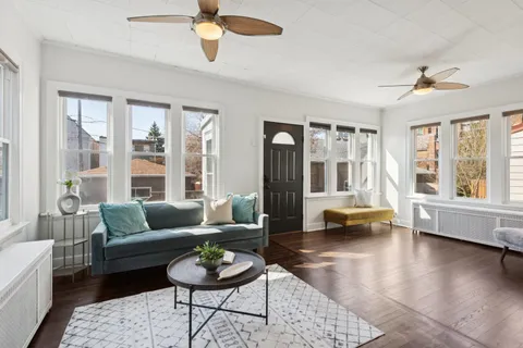 $950,000 | 1619 West Bryn Mawr Avenue, Chicago, IL 60640