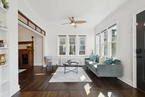 $950,000 | 1619 West Bryn Mawr Avenue, Chicago, IL 60640