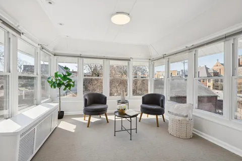 $950,000 | 1619 West Bryn Mawr Avenue, Chicago, IL 60640