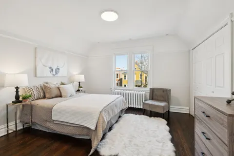 $950,000 | 1619 West Bryn Mawr Avenue, Chicago, IL 60640