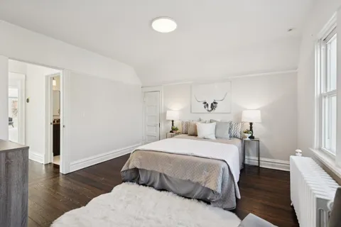 $950,000 | 1619 West Bryn Mawr Avenue, Chicago, IL 60640