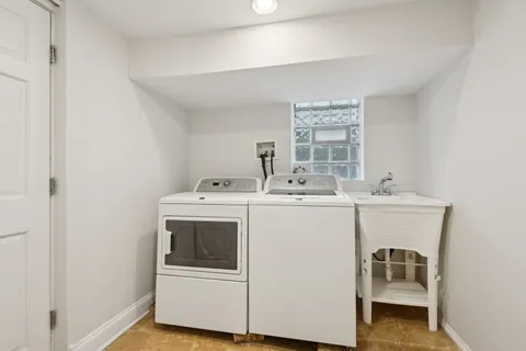 $950,000 | 1619 West Bryn Mawr Avenue, Chicago, IL 60640