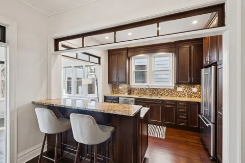 $950,000 | 1619 West Bryn Mawr Avenue, Chicago, IL 60640
