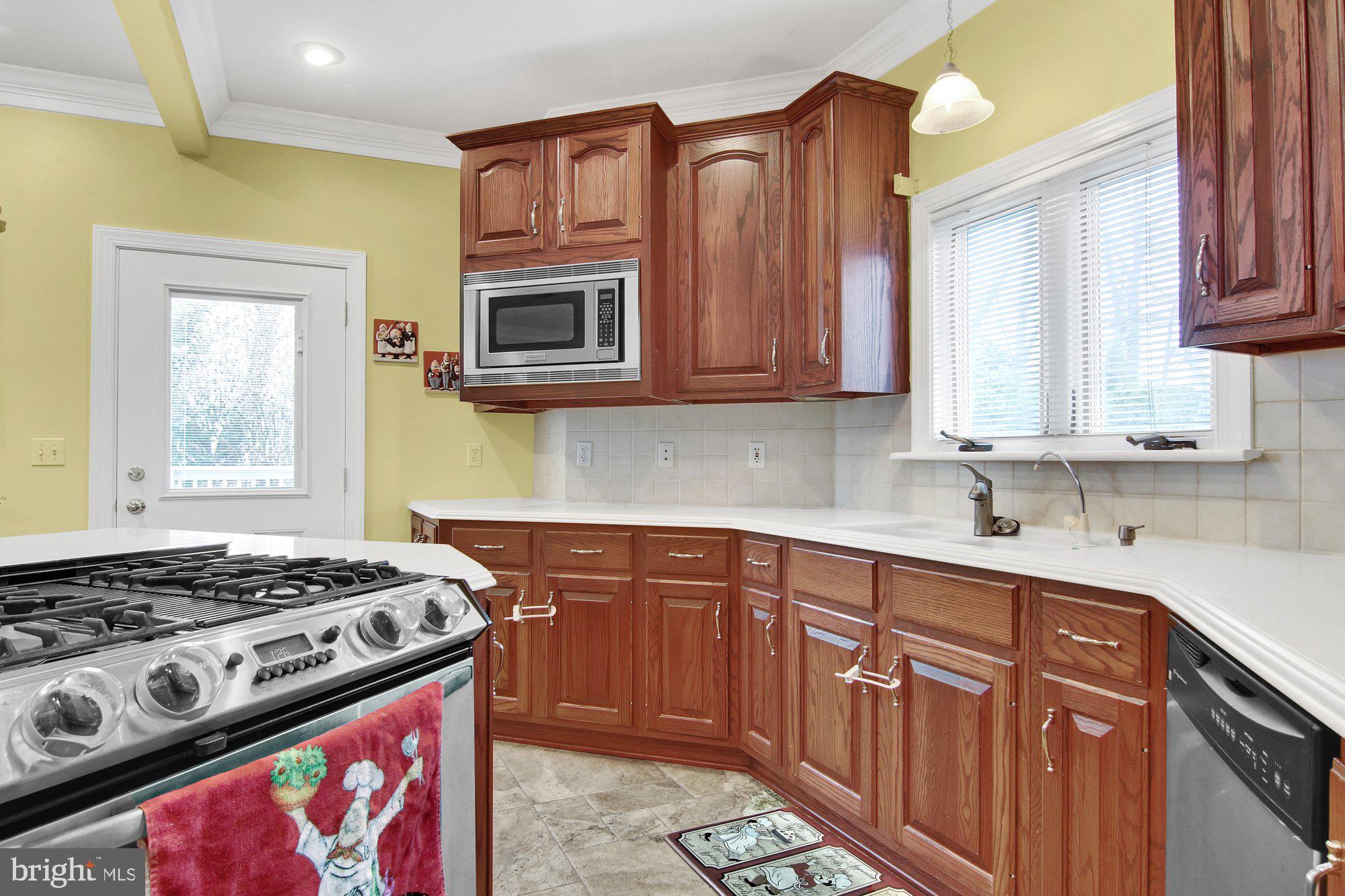 1335 Carriage House Road Middletown, PA 17057 - Photo 18 of 32 Kitchen