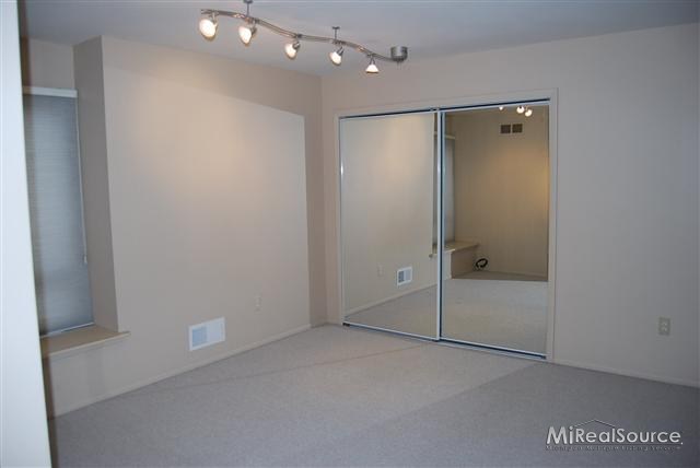 776 Oak Brook Ridge Drive, Unit 160 Rochester Hills, MI 48307 - Photo 8 of 18