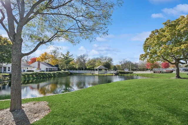 $185,000 | 7411 East Leisure Village Avenue, Unit 7411, Fox Lake, IL 60020