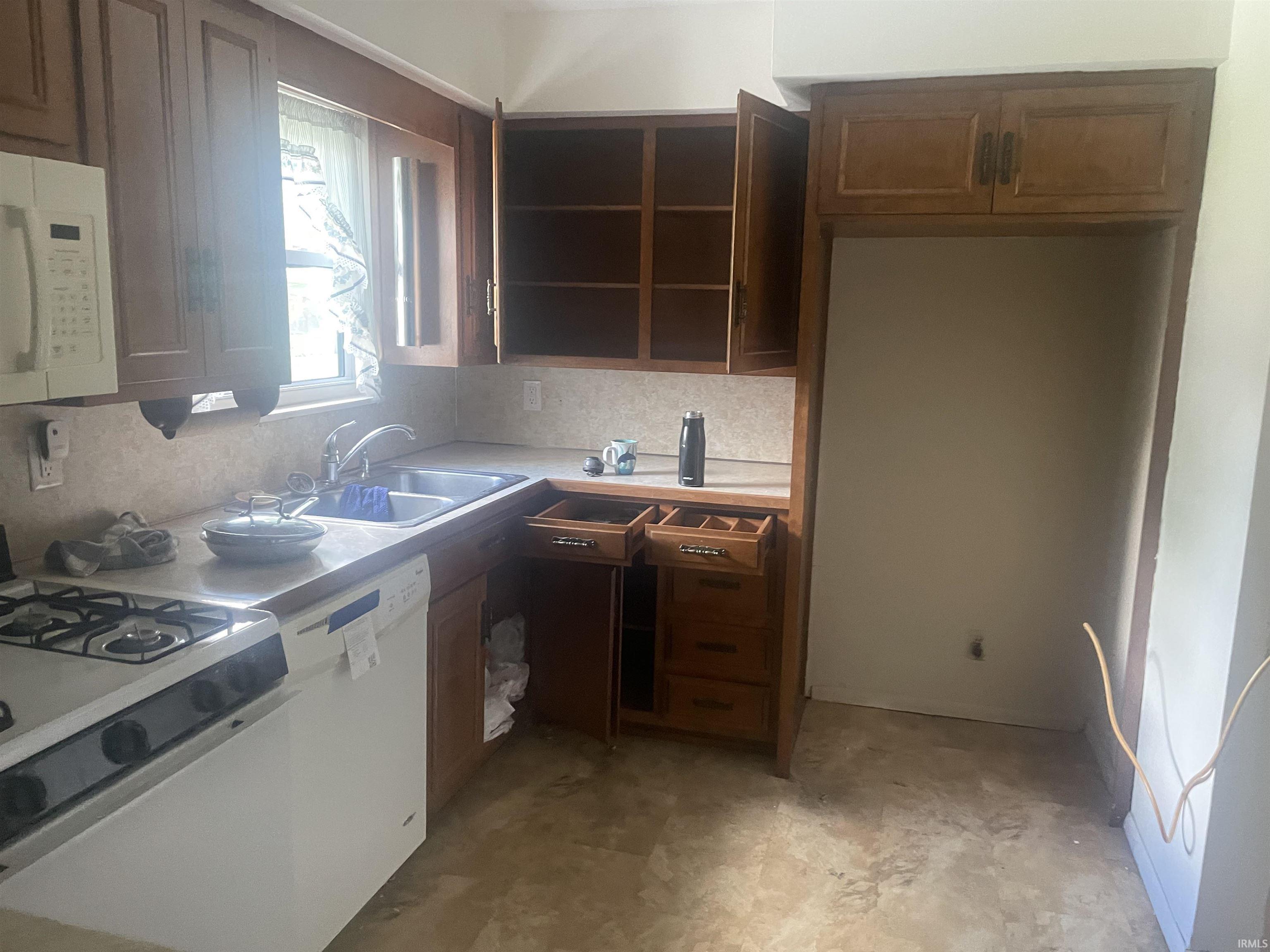 1716 Oakhill Road Kokomo, IN 46902 - Photo 7 of 17