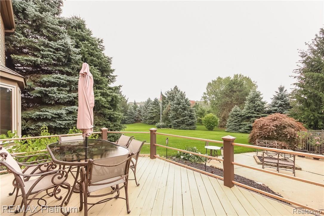 1746 Clover Ridge Drive Howell, MI 48843 - Photo 68 of 95 063-Deck-4934308-large.jpg