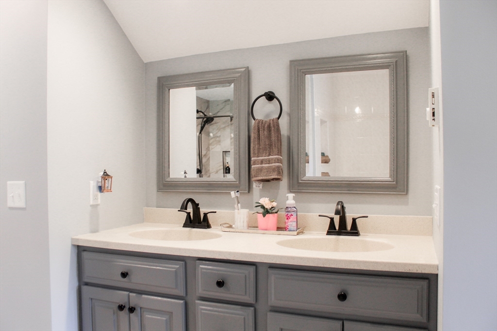 2 Applewood Circle Shrewsbury, MA 01545 - Photo 21 of 40