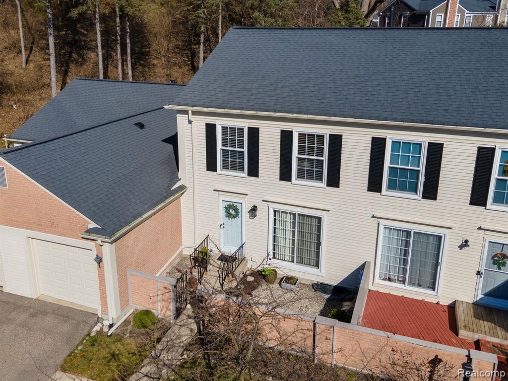 1538 Hidden Valley Lane, Unit 209 Rochester Hills, MI 48306 - Photo 4 of 35