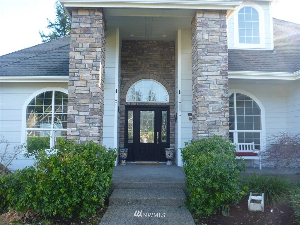9225 Fox Ridge Lane Southeast Olympia, WA 98513 - Photo 3 of 24 Gallery Image 3