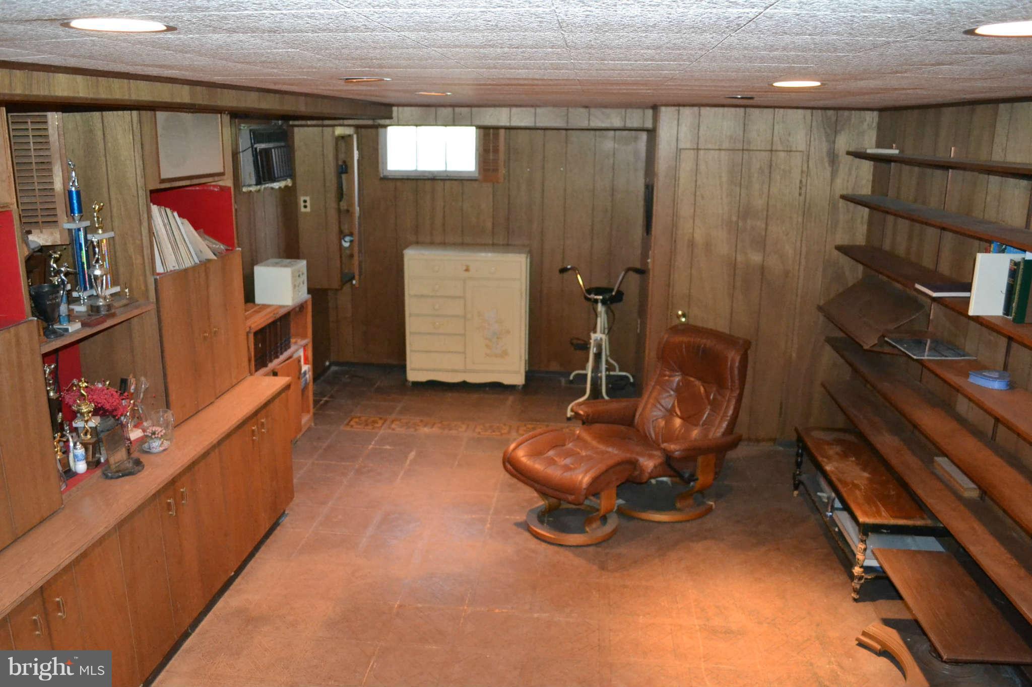 6617 Chelwood Road Baltimore, MD 21209 - Photo 23 of 25 Club room