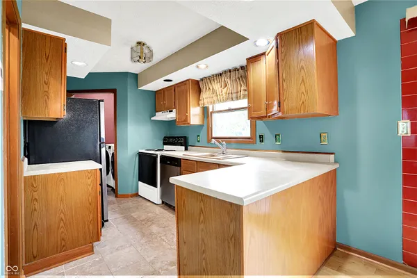 $199,000 | 243 East County Line Road, Greenwood, IN 46143