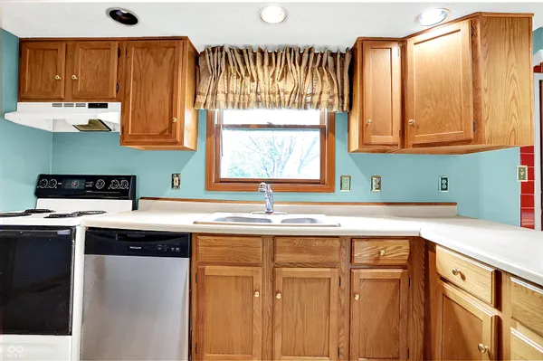 $199,000 | 243 East County Line Road, Greenwood, IN 46143