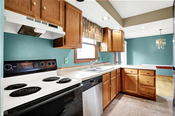 $199,000 | 243 East County Line Road, Greenwood, IN 46143