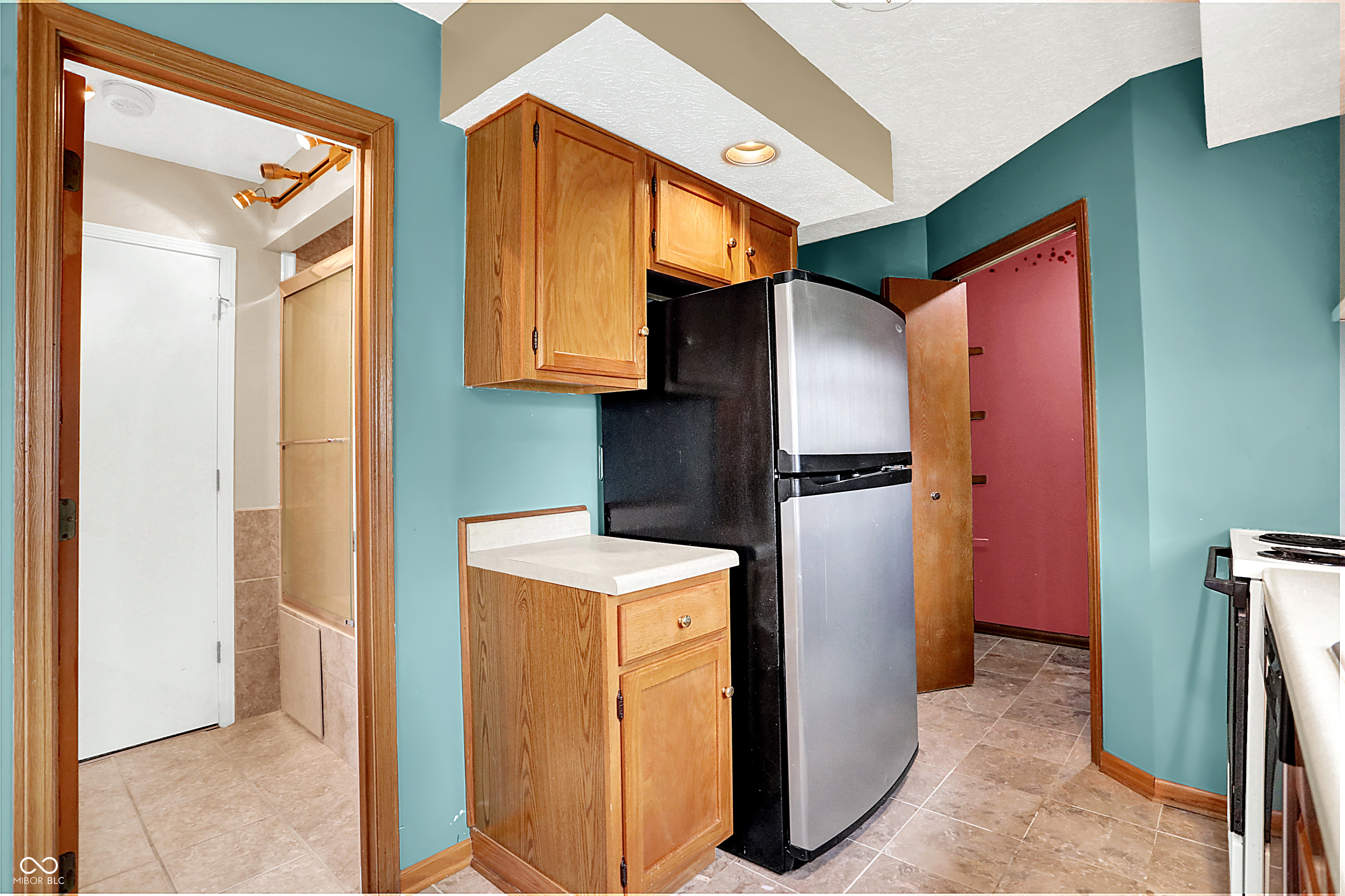 243 East County Line Road Greenwood, IN 46143 - Photo 16 of 42