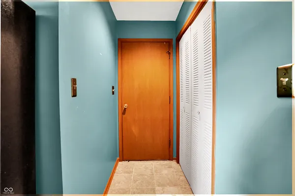 $199,000 | 243 East County Line Road, Greenwood, IN 46143