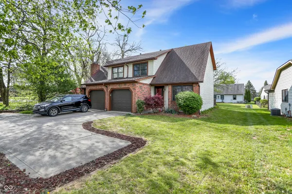 $199,000 | 243 East County Line Road, Greenwood, IN 46143