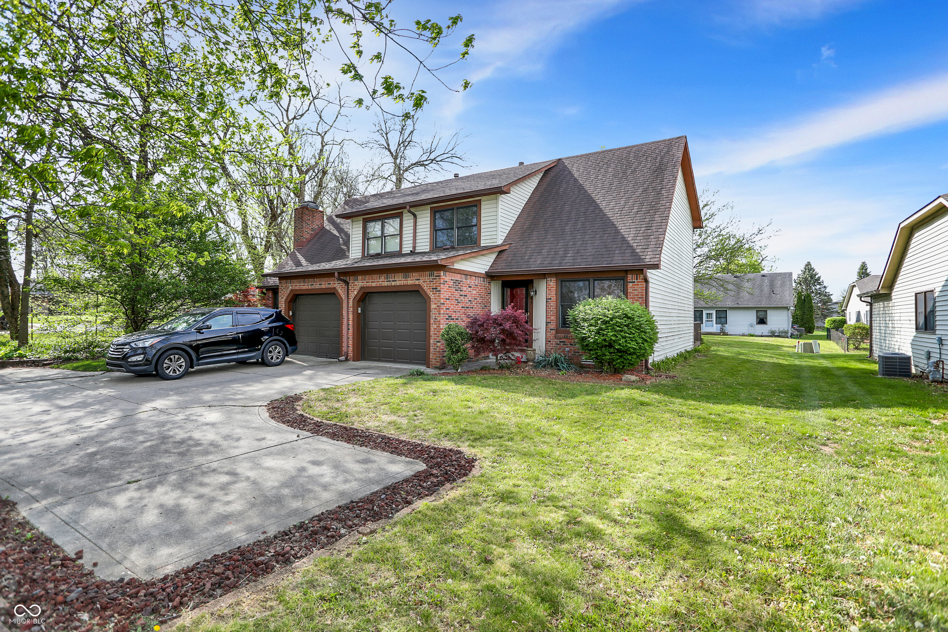 243 East County Line Road Greenwood, IN 46143 - Photo 2 of 42