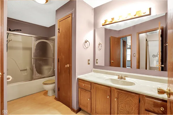 $199,000 | 243 East County Line Road, Greenwood, IN 46143