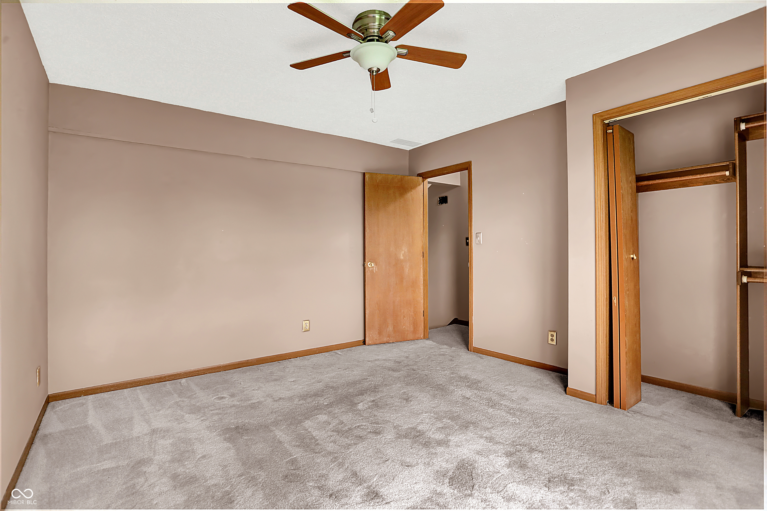 243 East County Line Road Greenwood, IN 46143 - Photo 28 of 42