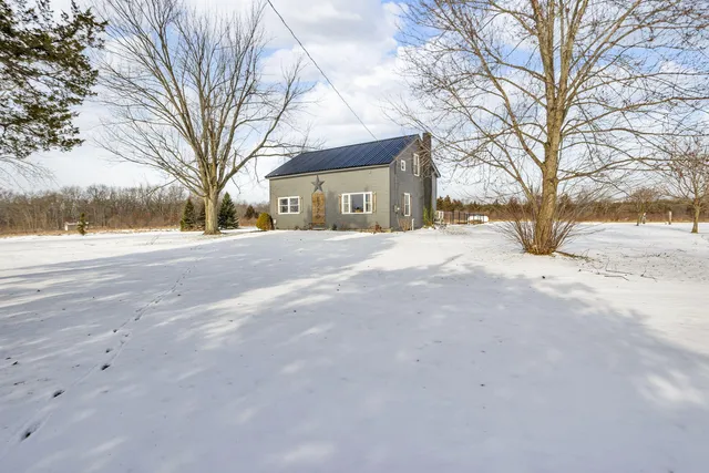 $297,400 | 6770 Cement City Road, Brooklyn, MI 49230