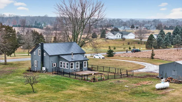 $297,400 | 6770 Cement City Road, Brooklyn, MI 49230