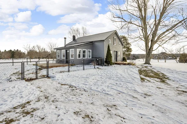 $289,900 | 6770 Cement City Road, Brooklyn, MI 49230