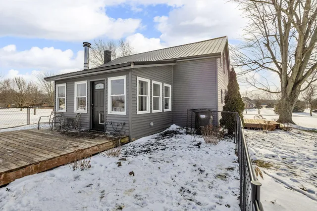 $297,400 | 6770 Cement City Road, Brooklyn, MI 49230