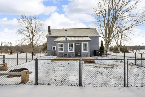 $289,900 | 6770 Cement City Road, Brooklyn, MI 49230