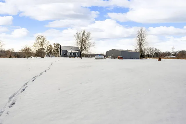 $297,400 | 6770 Cement City Road, Brooklyn, MI 49230