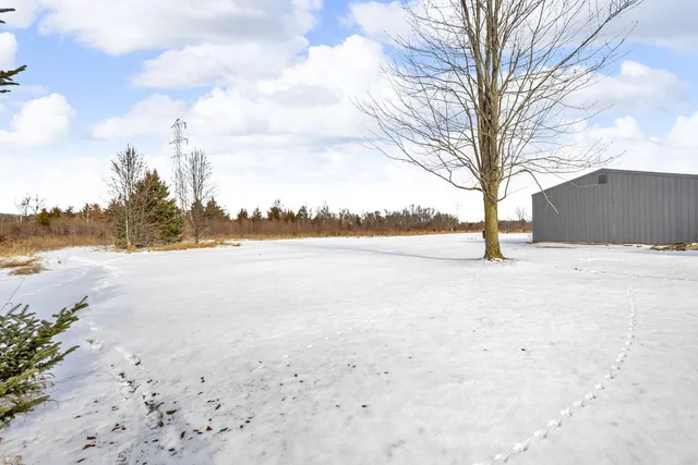 $297,400 | 6770 Cement City Road, Brooklyn, MI 49230
