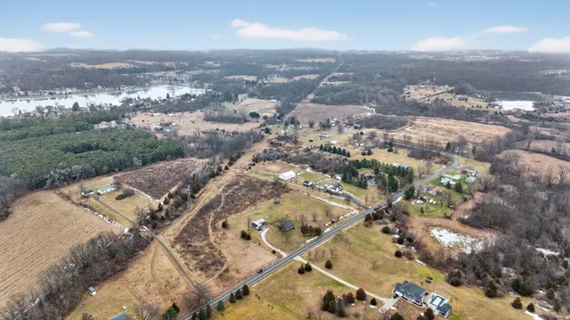 $297,400 | 6770 Cement City Road, Brooklyn, MI 49230