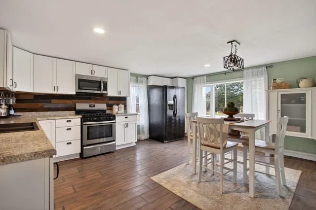 $297,400 | 6770 Cement City Road, Brooklyn, MI 49230