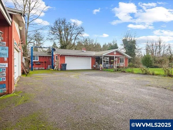 $750,000 | 26761 West W Highway, Monroe, OR 97456