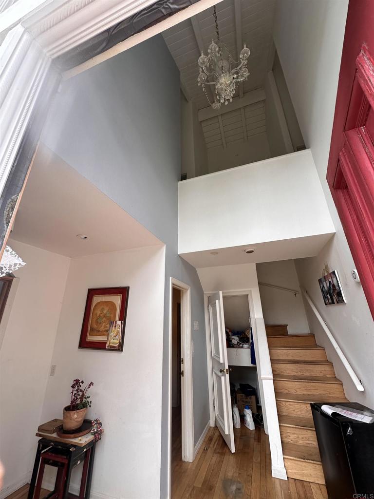 507 West Rustic Road Santa Monica, CA 90402 - Photo 9 of 41 Gallery Image 9
