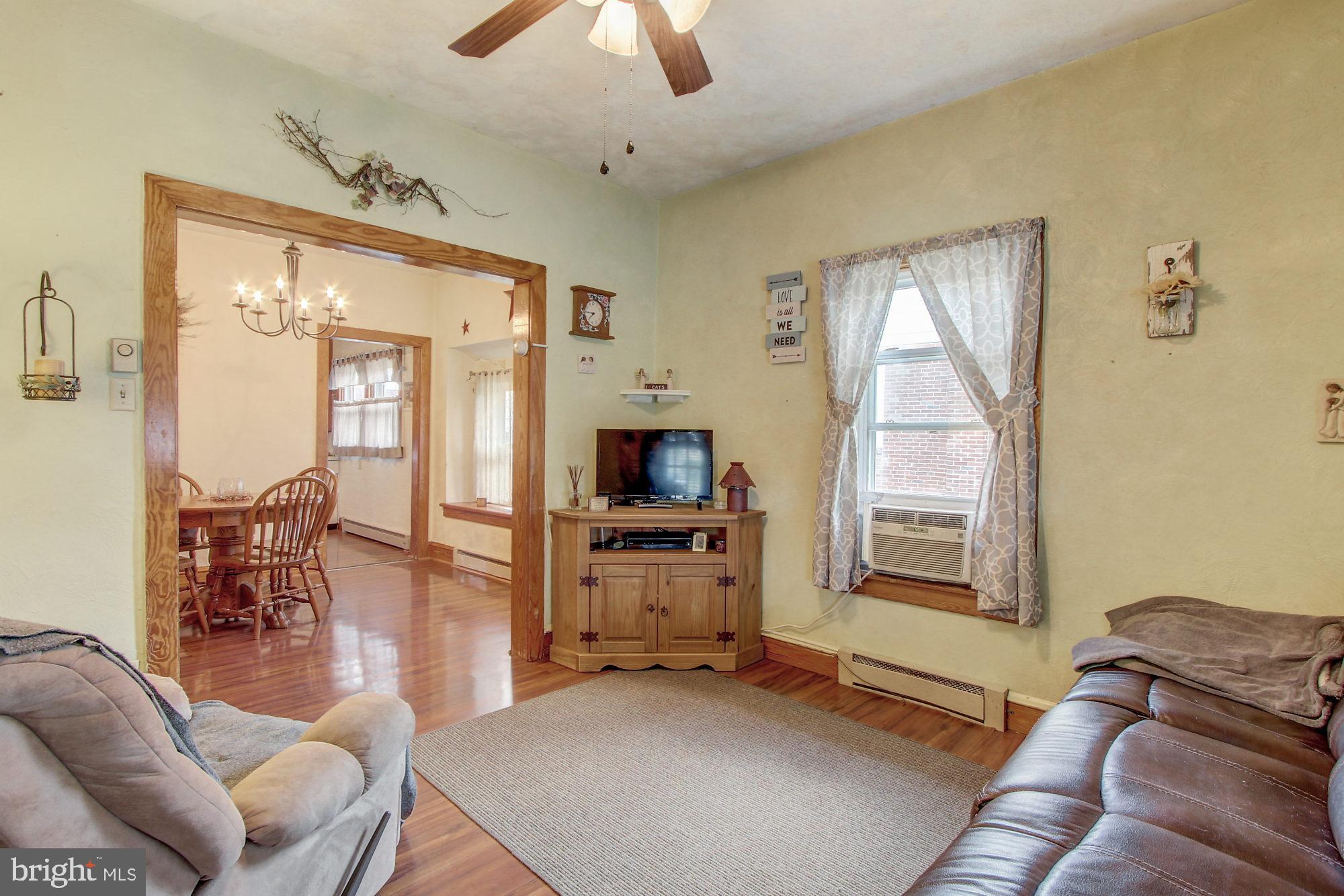 1400 Fern Avenue Reading, PA 19607 - Photo 3 of 26 Living Room