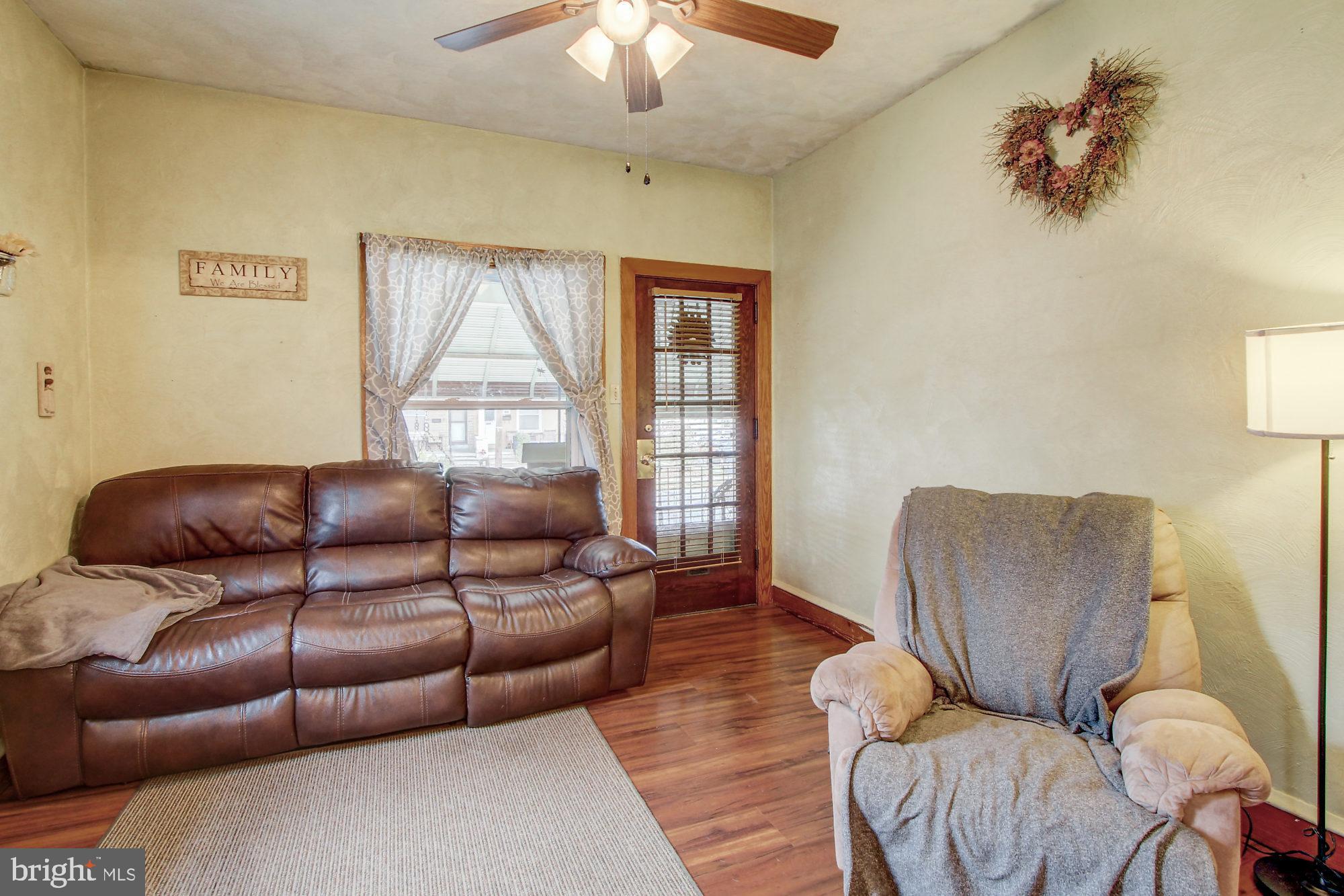 1400 Fern Avenue Reading, PA 19607 - Photo 4 of 26 Living Room