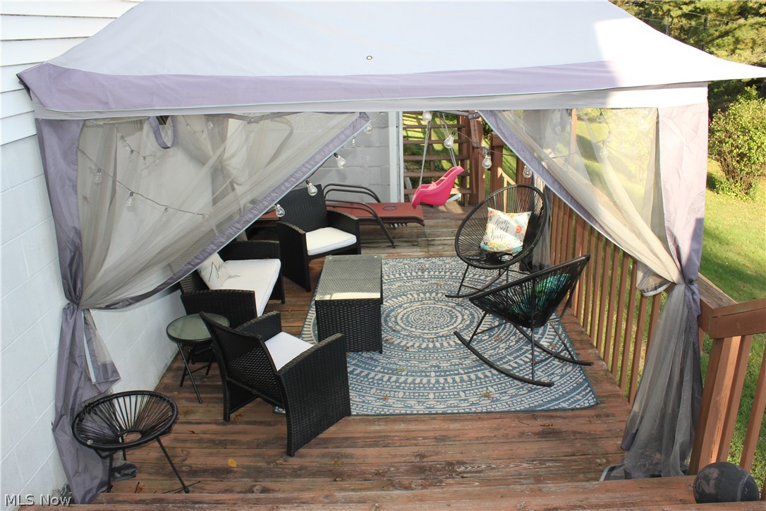 1906 Creston Road Cambridge, OH 43725 - Photo 20 of 29 Great place to entertain with family and friends