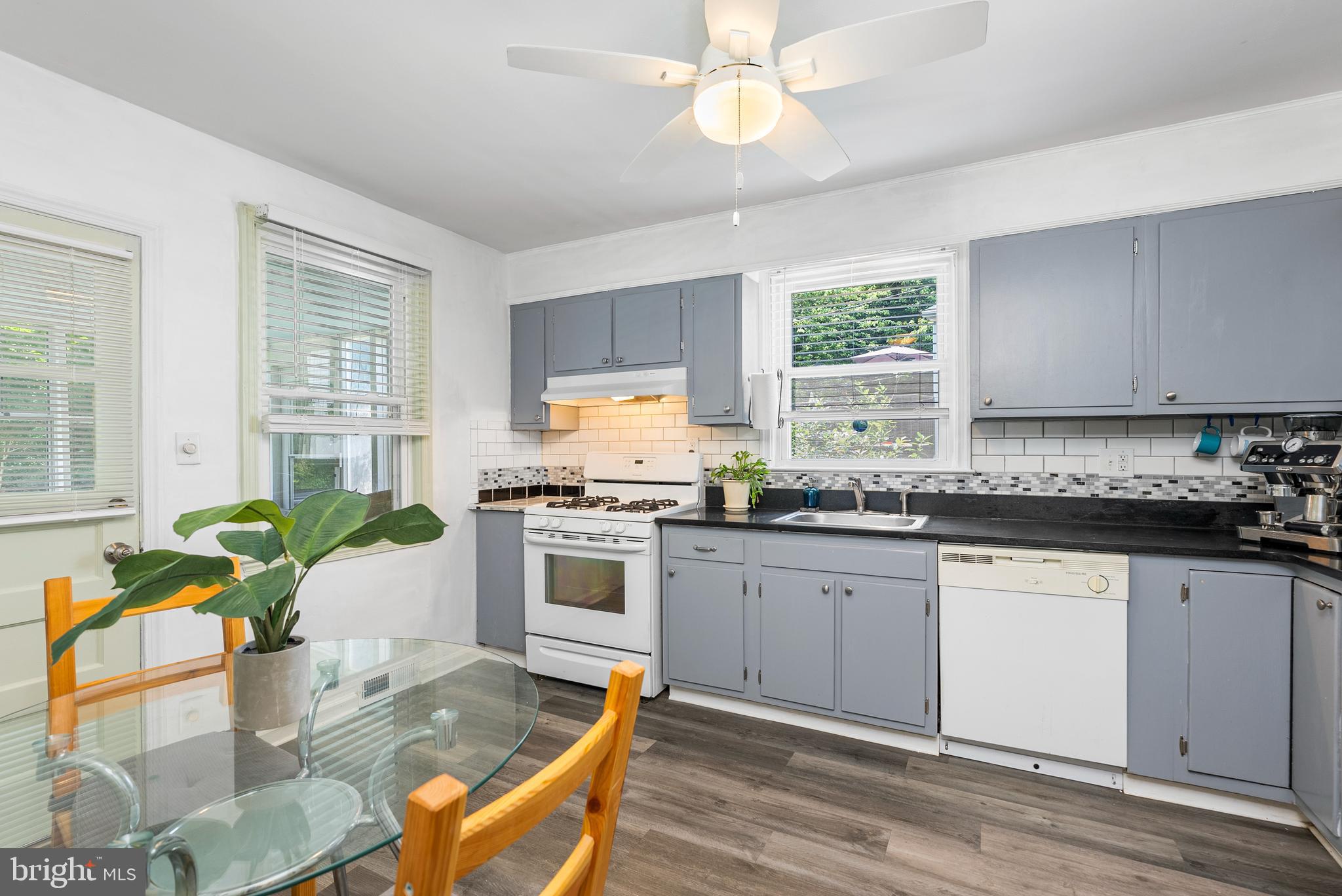 1123 Overbrook Road Baltimore, MD 21239 - Photo 4 of 42