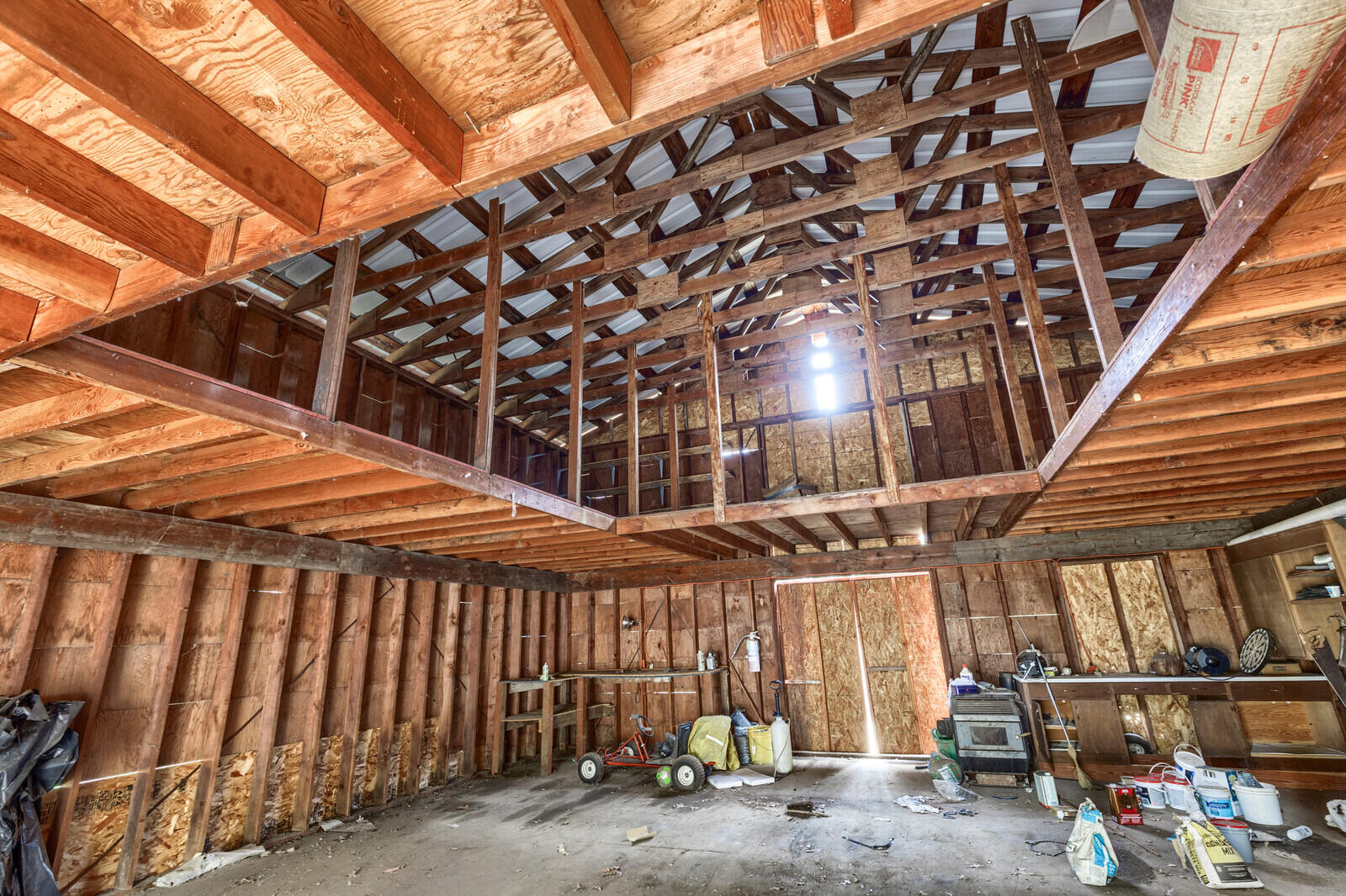 3181 Old Stage Road Central Point, OR 97502 - Photo 67 of 78 a view of a garage