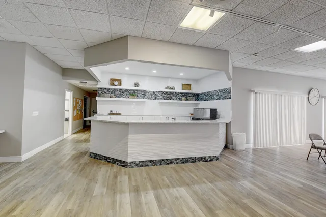 a picture of a lake view